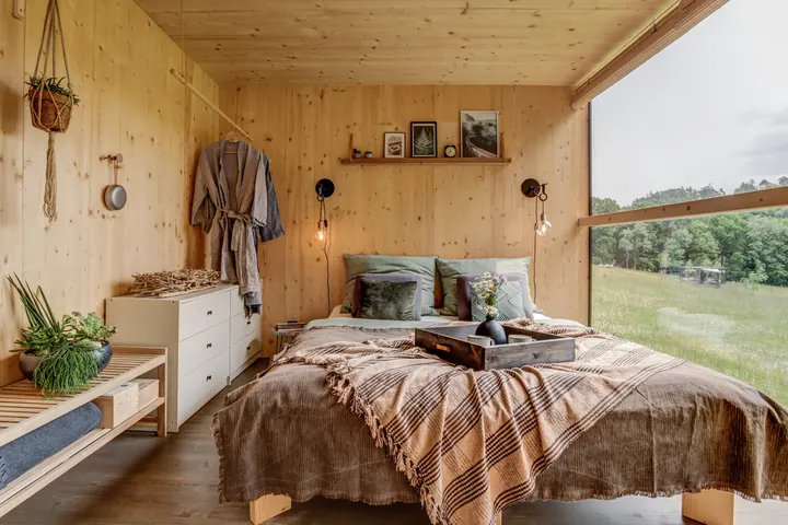 Glamping TwoFingers – chaty Rod, Lada, Diva a Vesna – chata Rod – fotografie 4